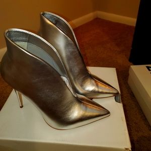 8.5 Aldo Goood Condition Booties
